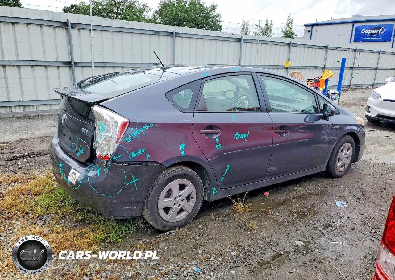 2011 Toyota Prius Three VIN:JTDKN3DUXB0319174 - 3