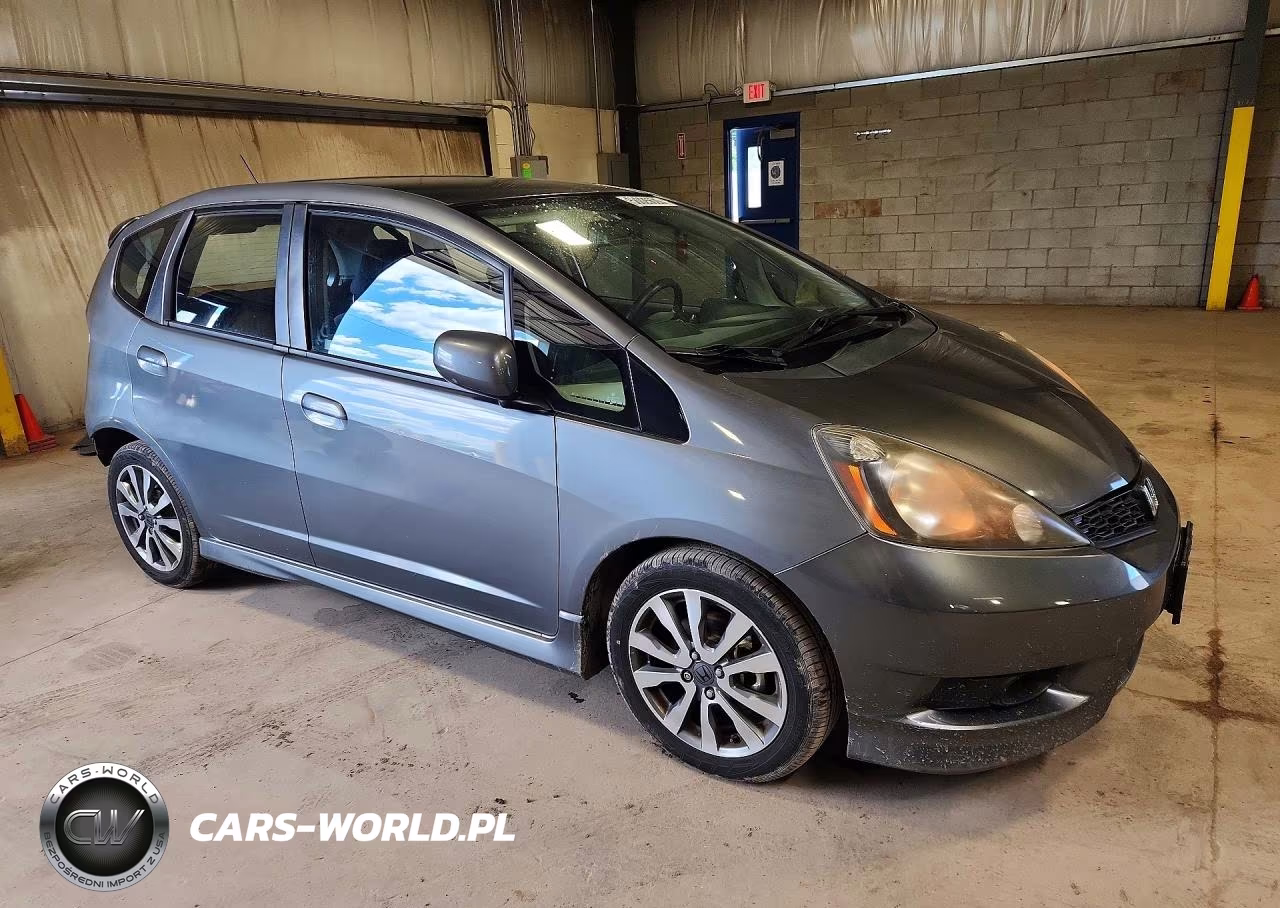 2012 Honda Fit Sport VIN:JHMGE8H59CC016374 - 4