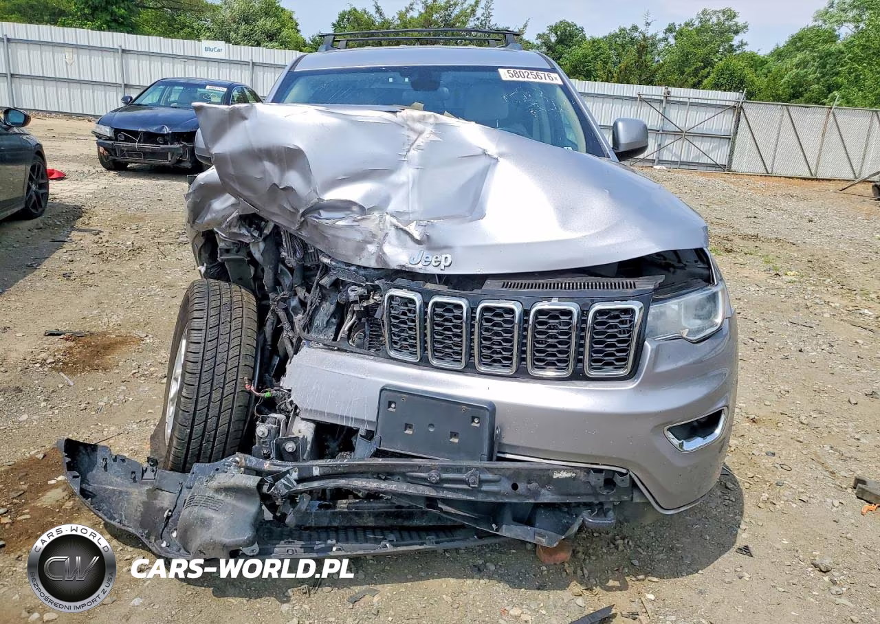 2019 Jeep Grand Cherokee Laredo VIN:1C4RJFAG5KC537032 - 5