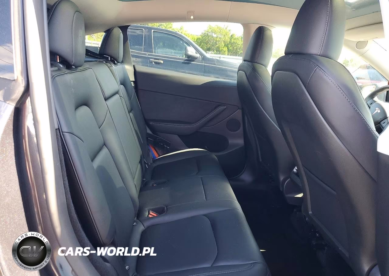 2024 Tesla Model Y VIN:7SAYGDED6RF055006 - 11