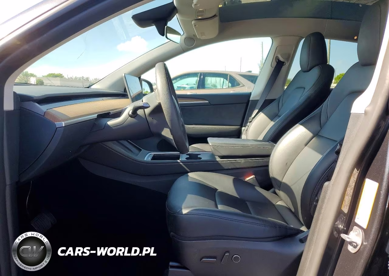 2024 Tesla Model Y VIN:7SAYGDED6RF055006 - 7