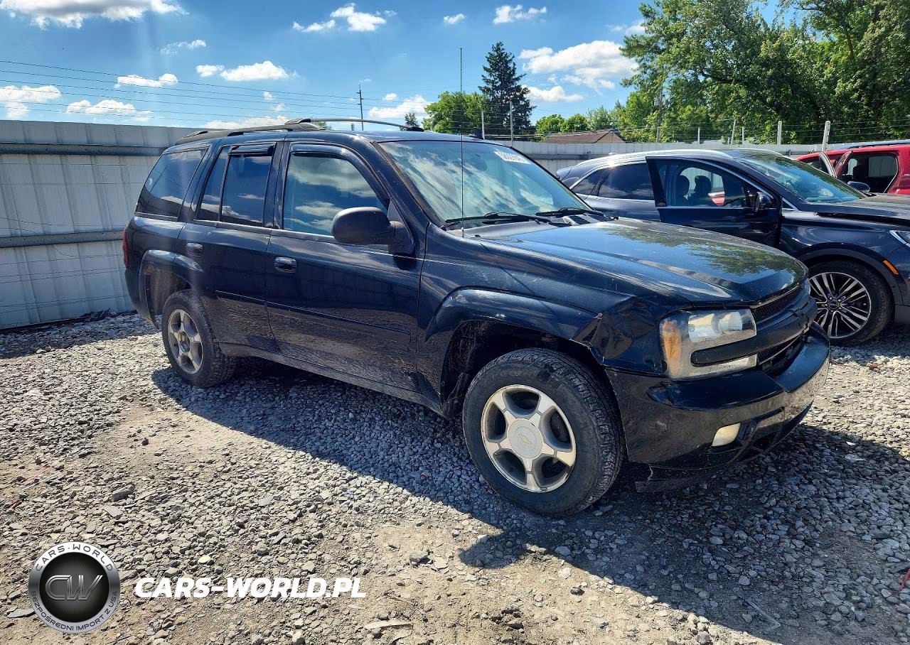 2008 Chevrolet Trailblazer Ls VIN:1GNDT13S382141535 - 4