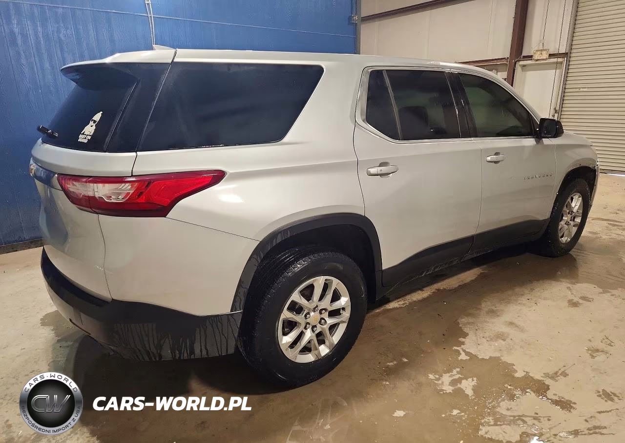 2019 Chevrolet Traverse Ls VIN:1GNERFKW9KJ112364 - 3