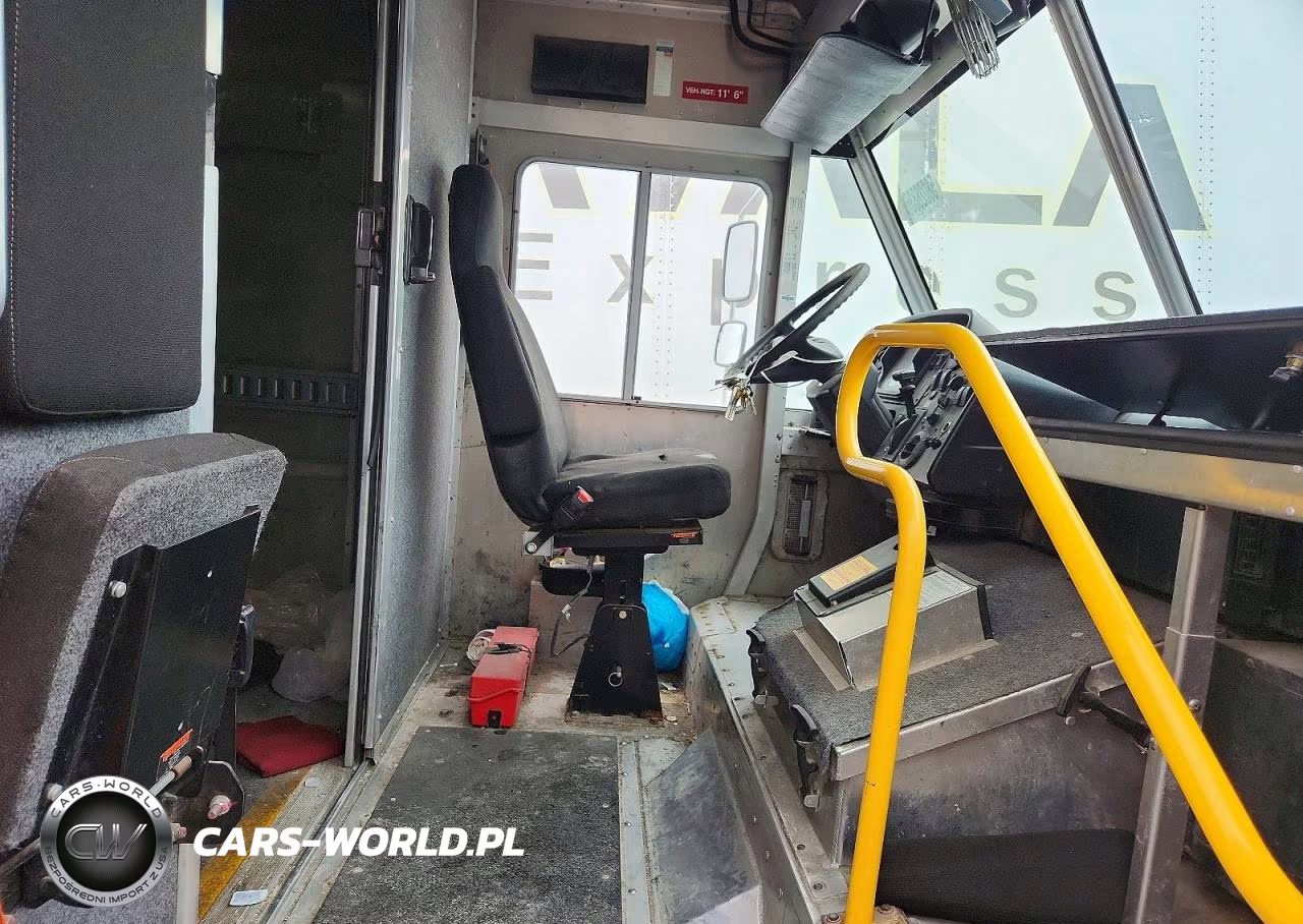 2018 Freightliner Mt45 Chassis Delivery Truck VIN:4UZAAPFD7JCJV3202 - 7
