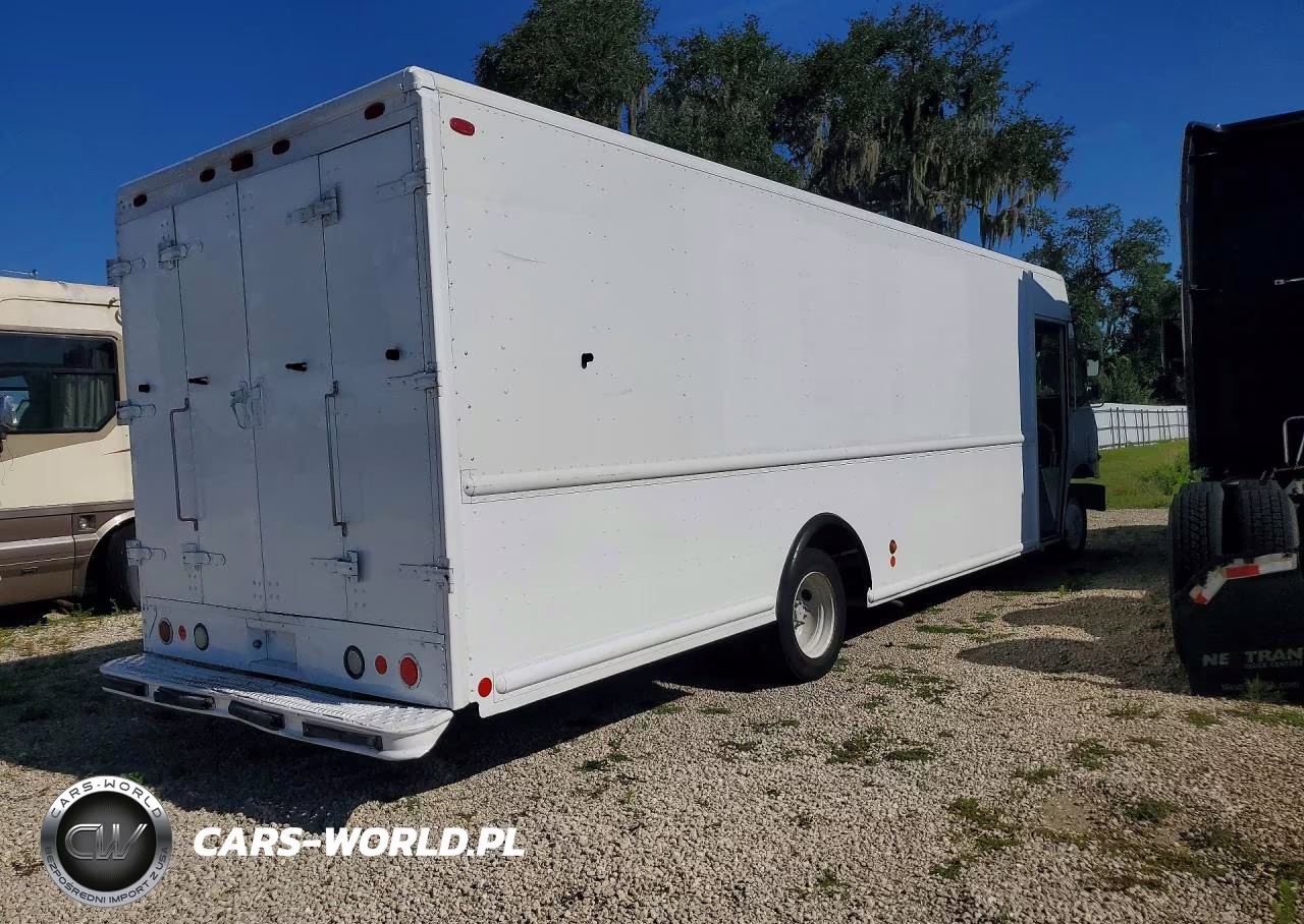 2008 Freightliner Mt45 Chassis Delivery Truck VIN:4UZAAPDU08CZ83713 - 3