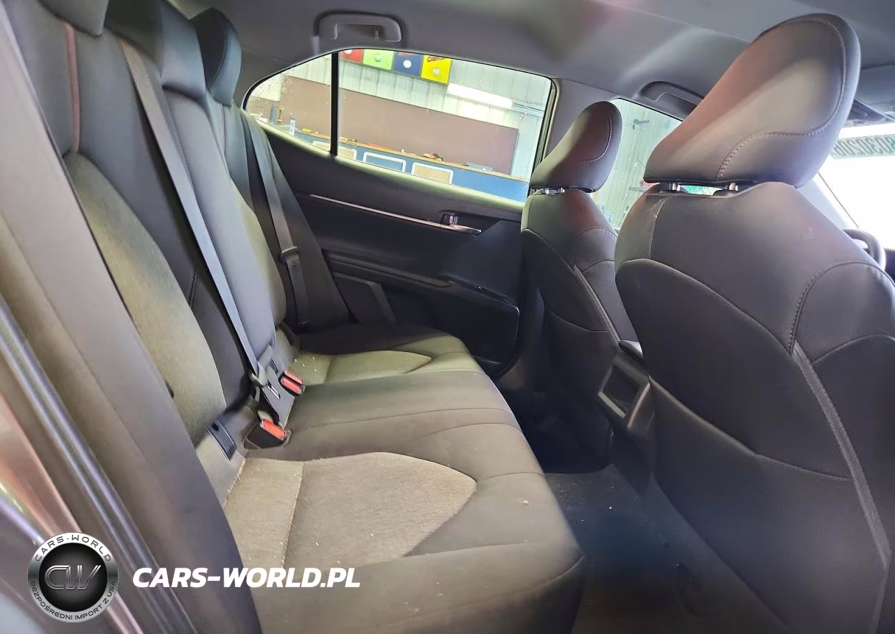 2019 Toyota Camry Le VIN:4T1B11HK1KU210356 - 10