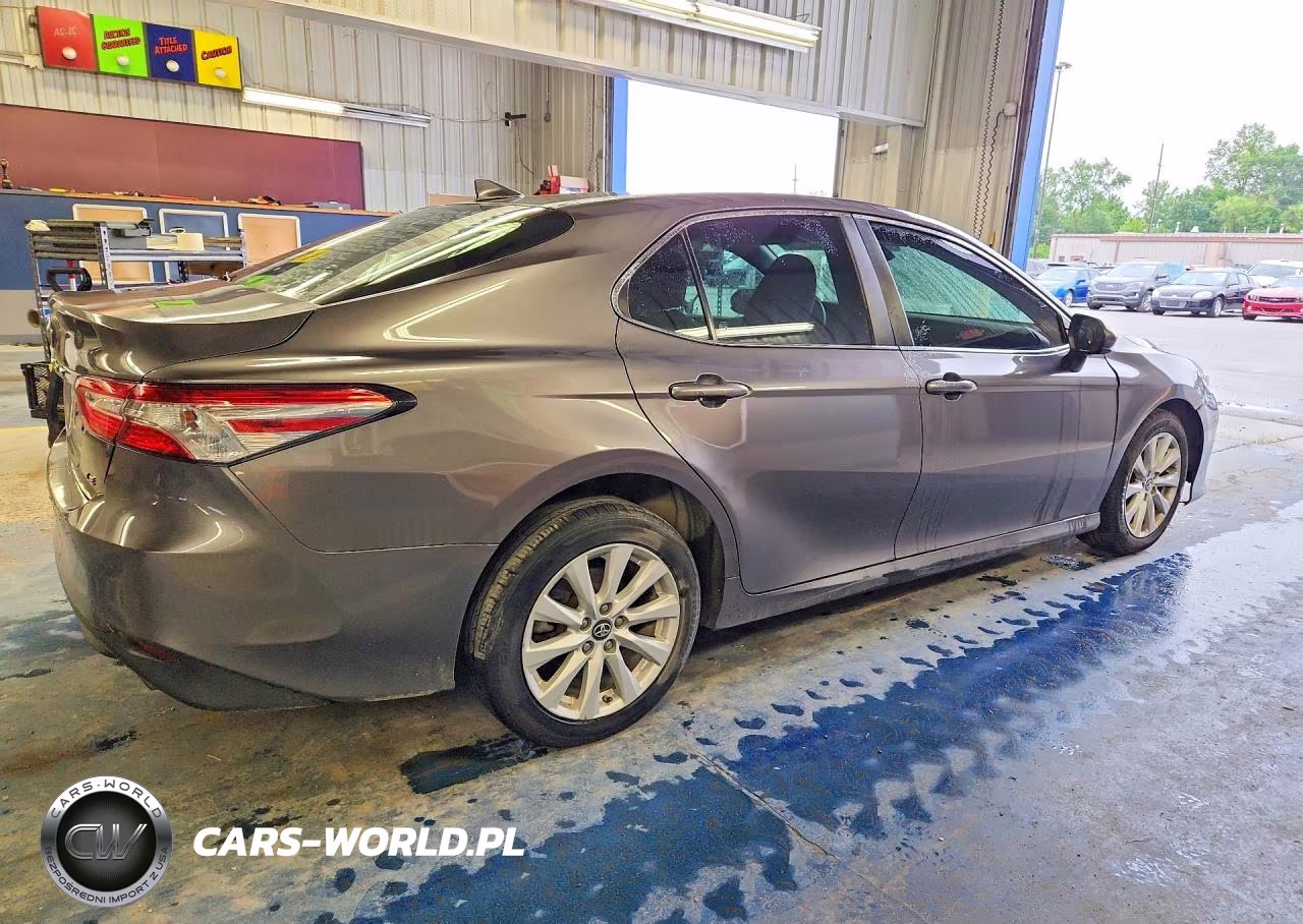 2019 Toyota Camry Le VIN:4T1B11HK1KU210356 - 3