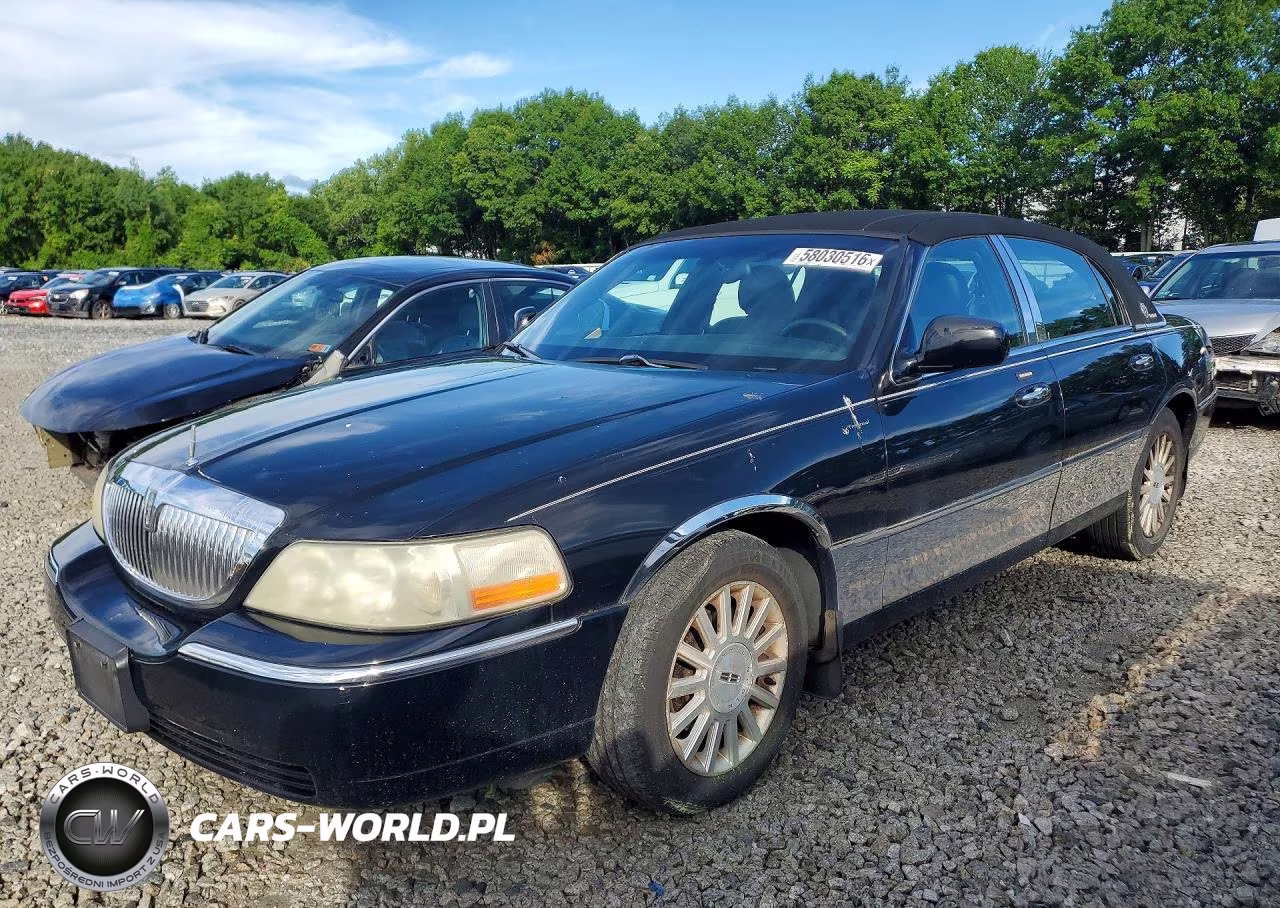 2004 Lincoln Town Car Executive – zdjęcie 1 z 12