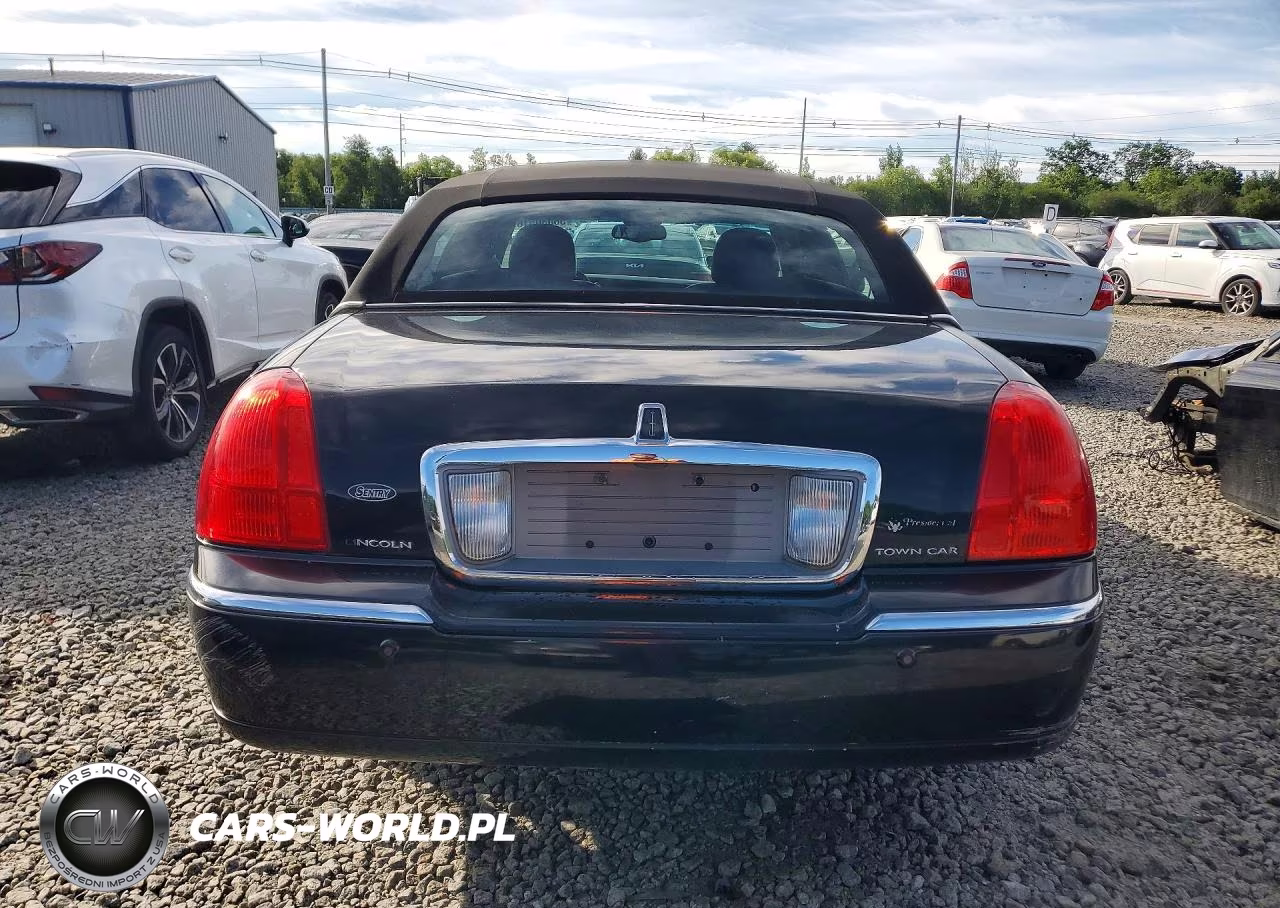 2004 Lincoln Town Car Executive VIN:1LNHM81W14Y660527 - 6