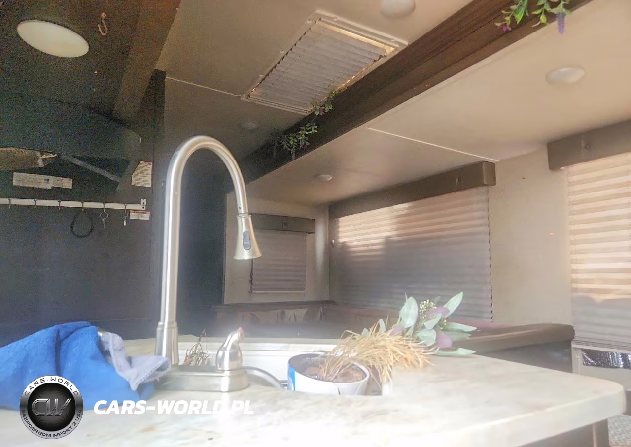 2017 Forest River Cherokee Camper VIN:4X4TCKC26HX126275 - 6