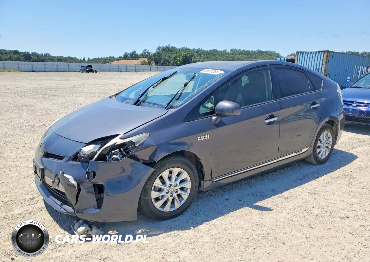 2014 Toyota Prius Plug-In Hybrid Advanced – zdjęcie 1 z 12