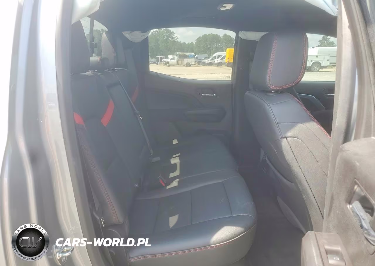 2025 Chevrolet Colorado Z71 VIN:1GCPTDEK4S1240382 - 10