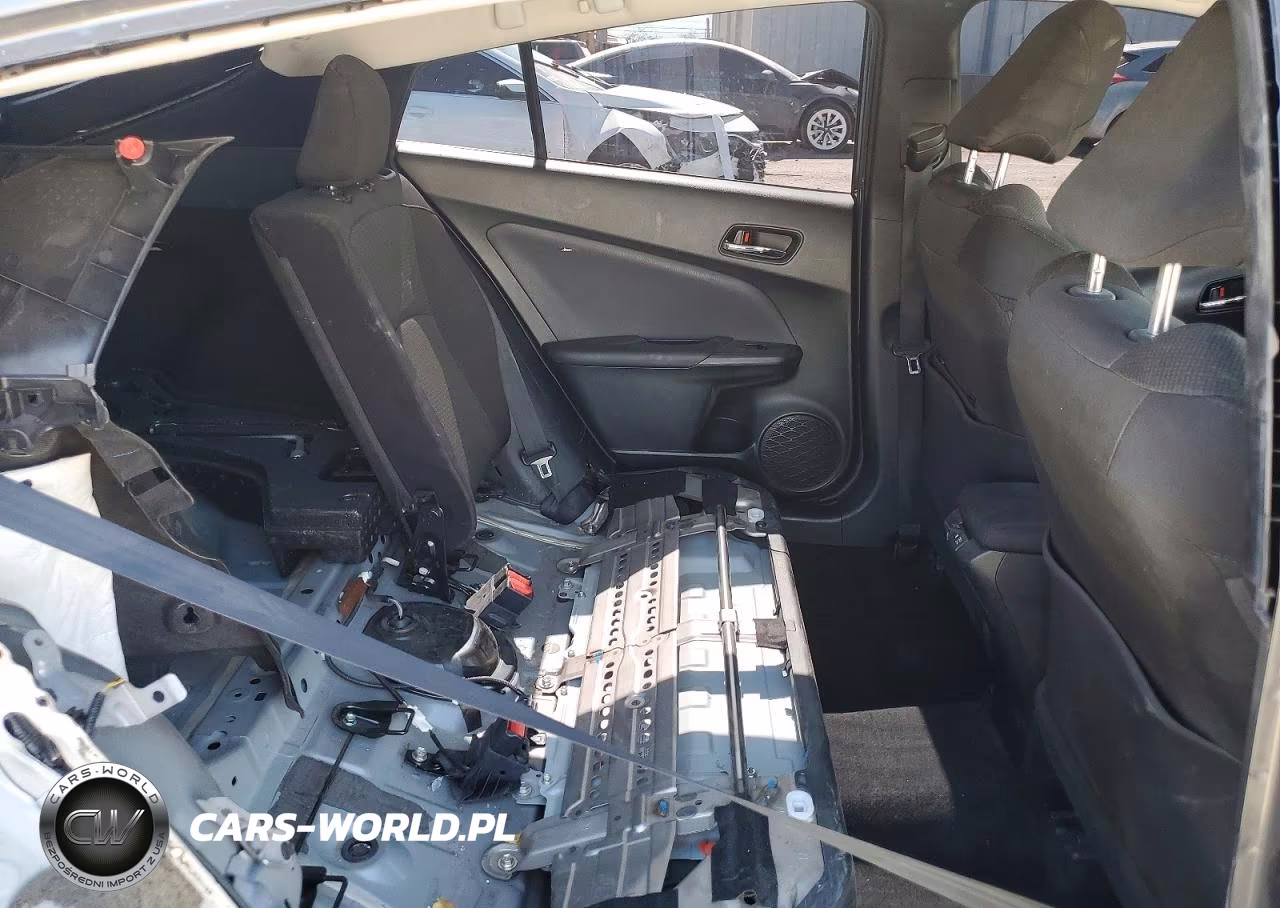 2022 Toyota Prius Le VIN:JTDKAMFU2N3184225 - 10
