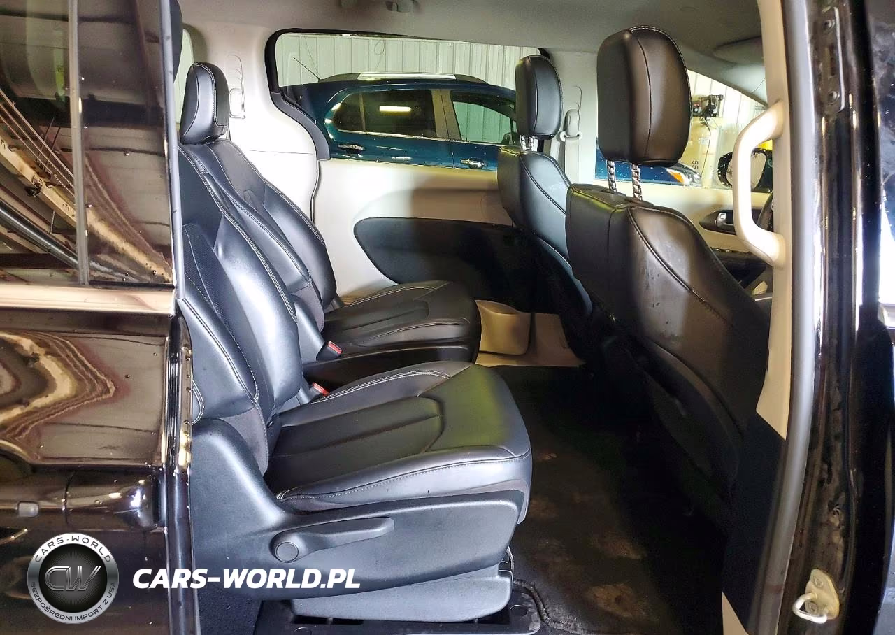 2024 Chrysler Pacifica Hybrid Select VIN:2C4RC1S77RR164394 - 11