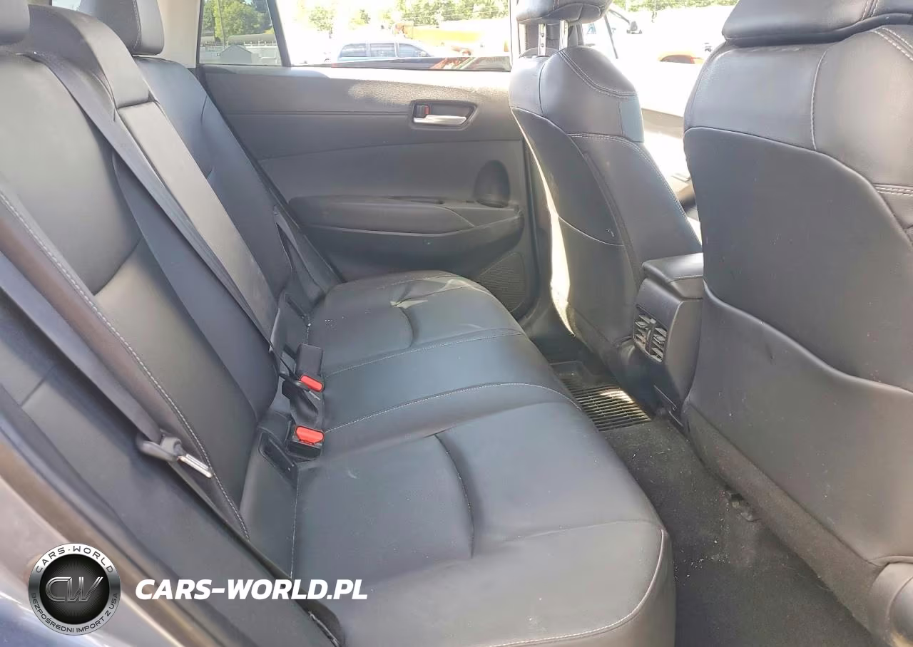 2022 Toyota Corolla Cross Xle VIN:7MUDAABG3NV021384 - 10