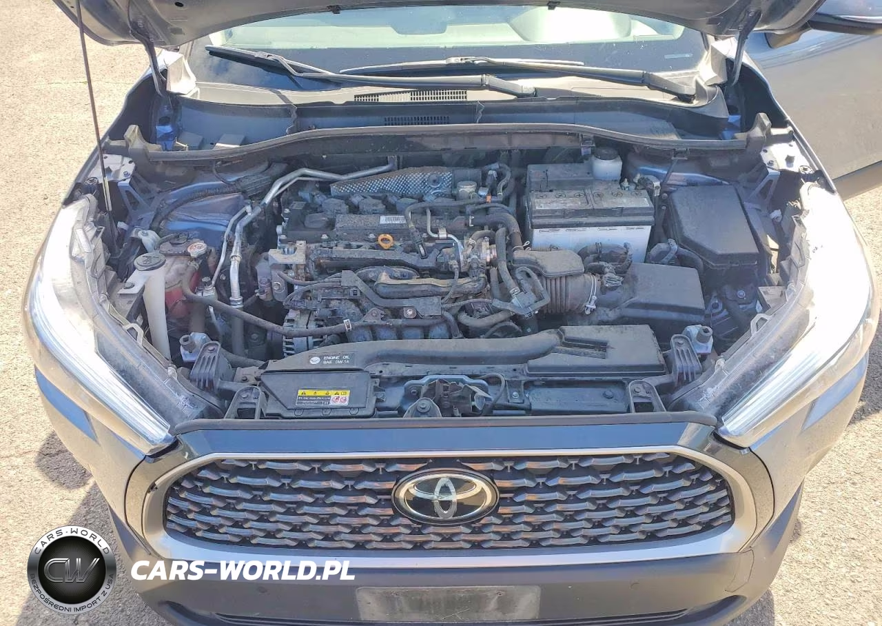 2022 Toyota Corolla Cross Xle VIN:7MUDAABG3NV021384 - 11