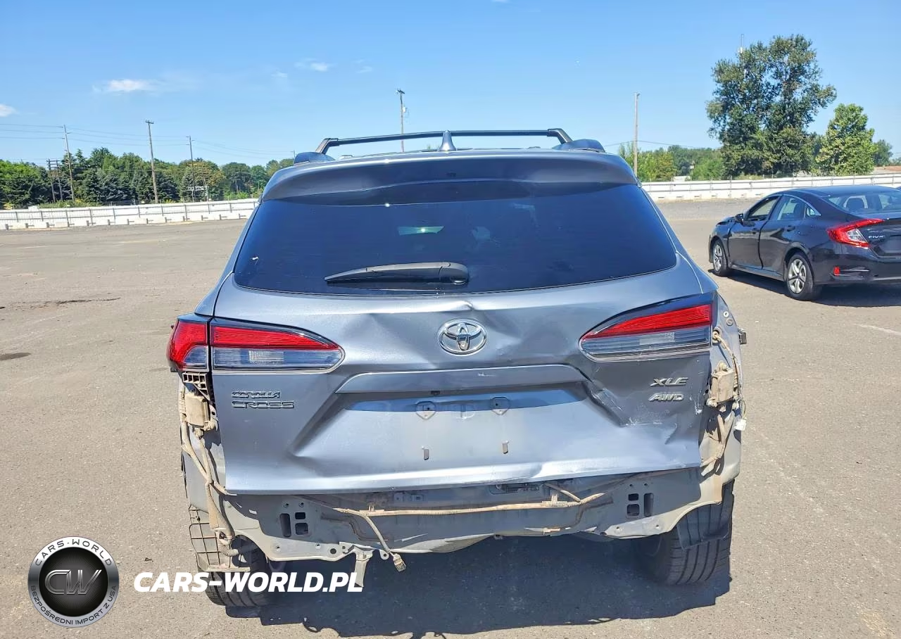 2022 Toyota Corolla Cross Xle VIN:7MUDAABG3NV021384 - 6