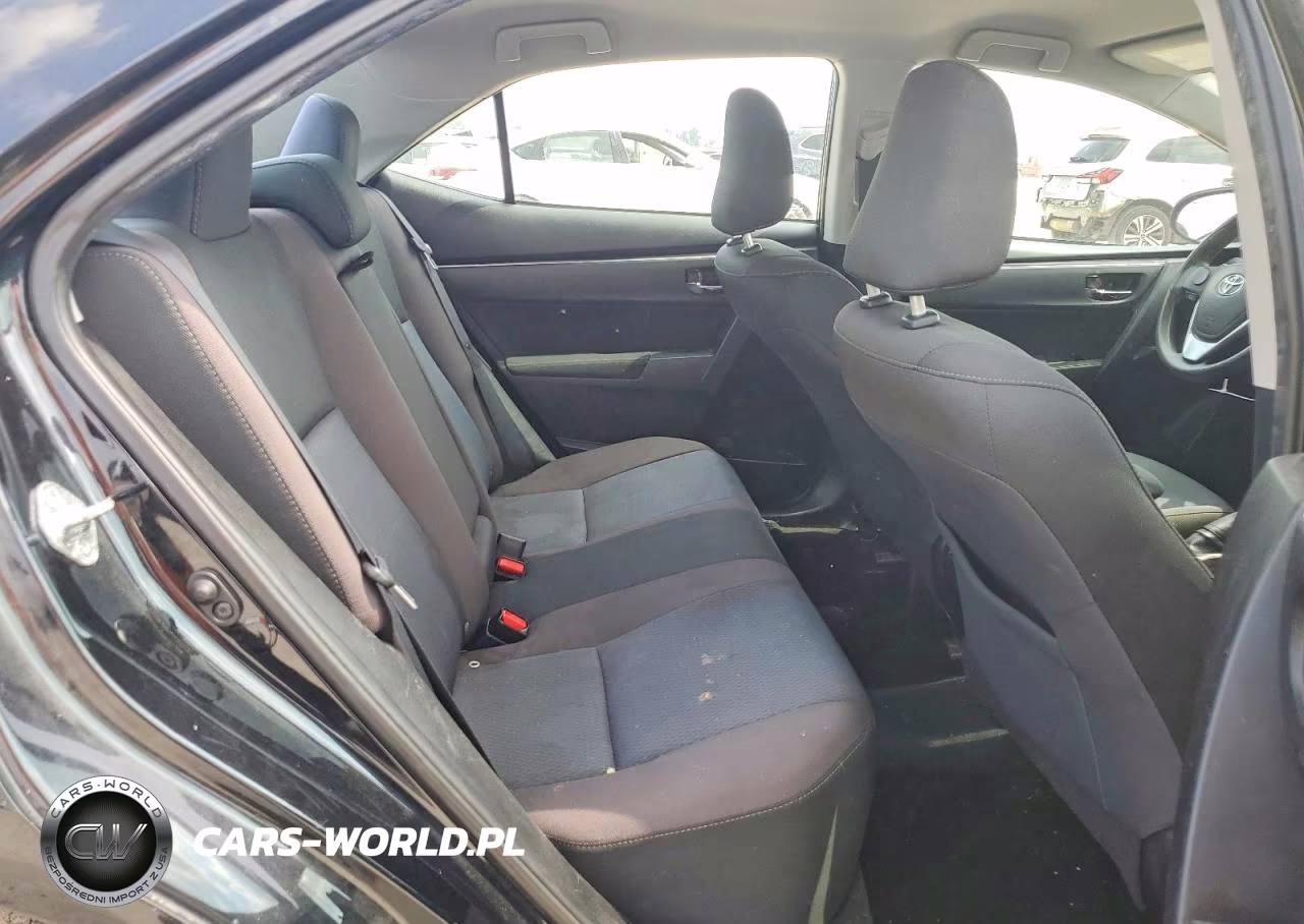 2018 Toyota Corolla Le VIN:5YFBURHE4JP810594 - 10
