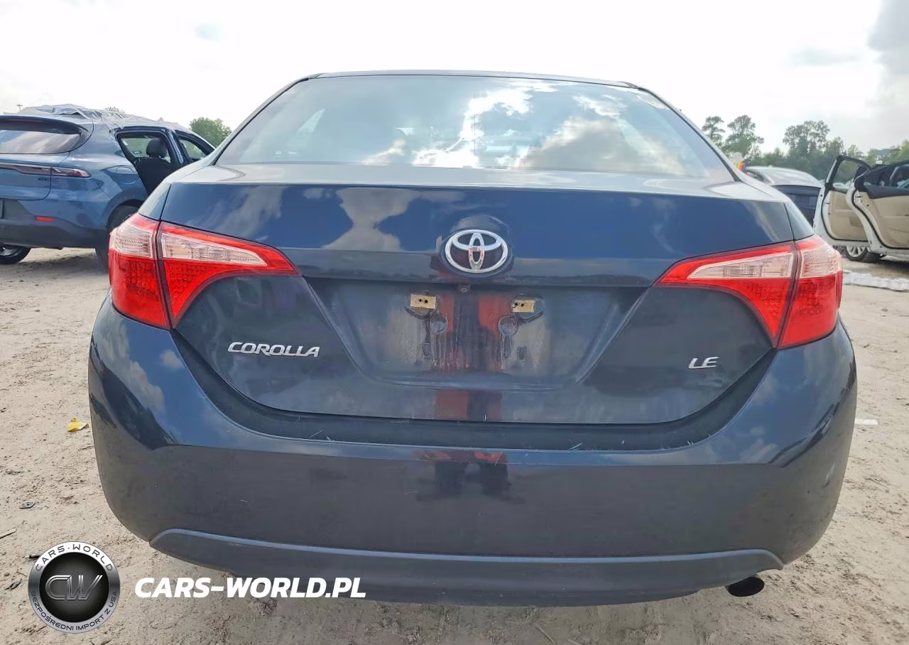 2018 Toyota Corolla Le VIN:5YFBURHE4JP810594 - 6