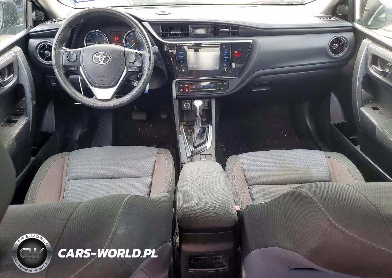 2018 Toyota Corolla Le VIN:5YFBURHE4JP810594 - 8