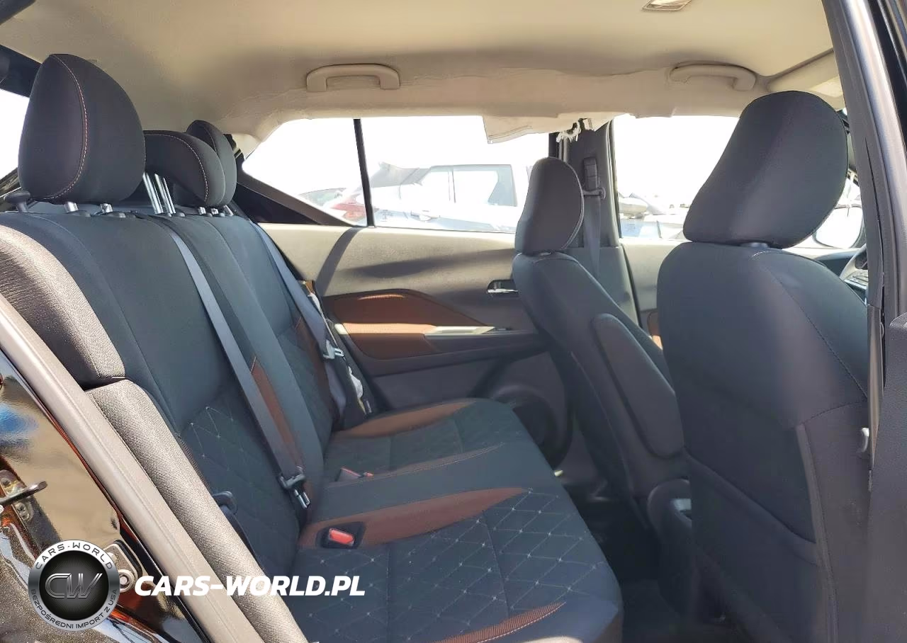 2020 Nissan Kicks Sr VIN:3N1CP5DV1LL494682 - 10