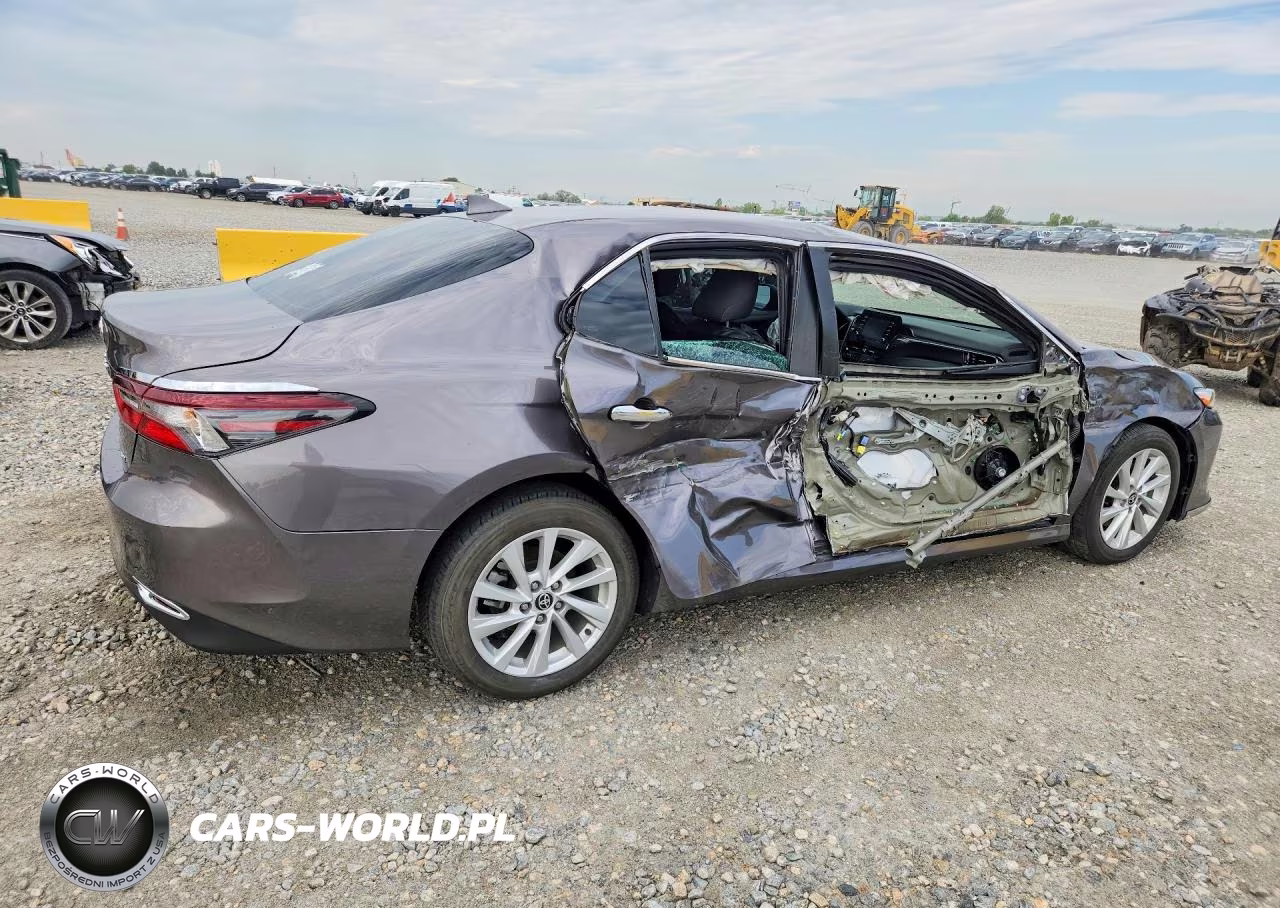 2021 Toyota Camry Le VIN:4T1C11AK7MU601898 - 3