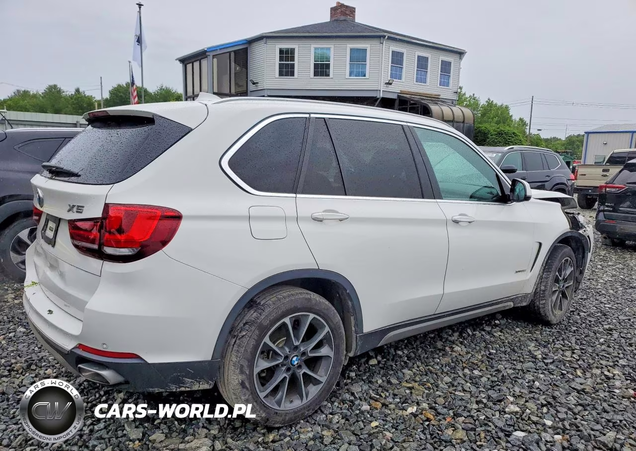 2018 BMW X5 xDrive35I VIN:5UXKR0C5XJL075647 - 3