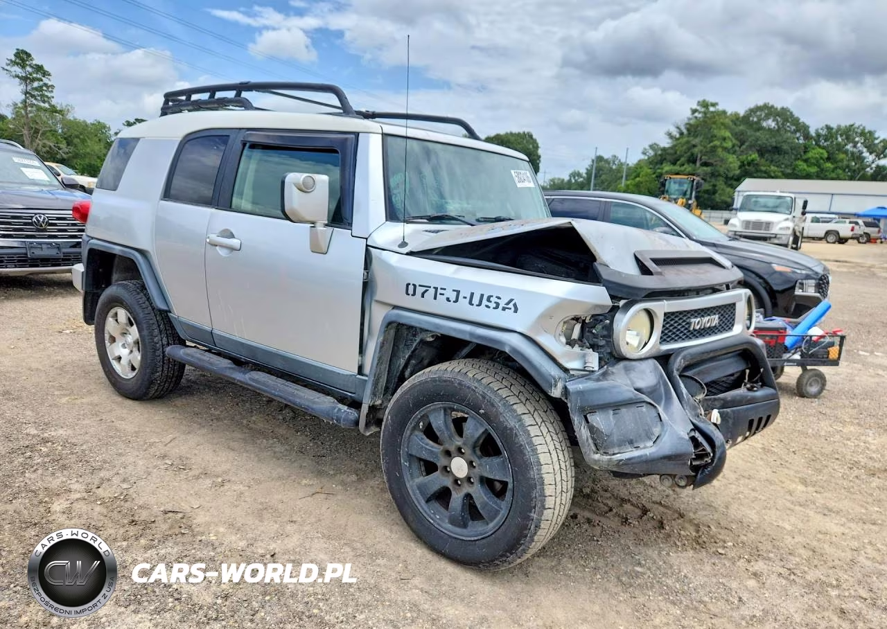 2007 Toyota Fj Cruiser Base VIN:JTEZU11F070002499 - 4