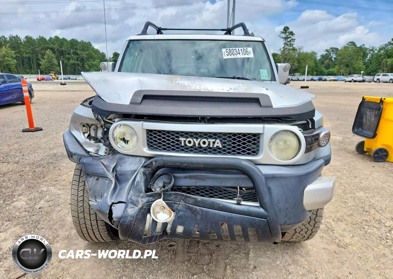 2007 Toyota Fj Cruiser Base VIN:JTEZU11F070002499 - 5