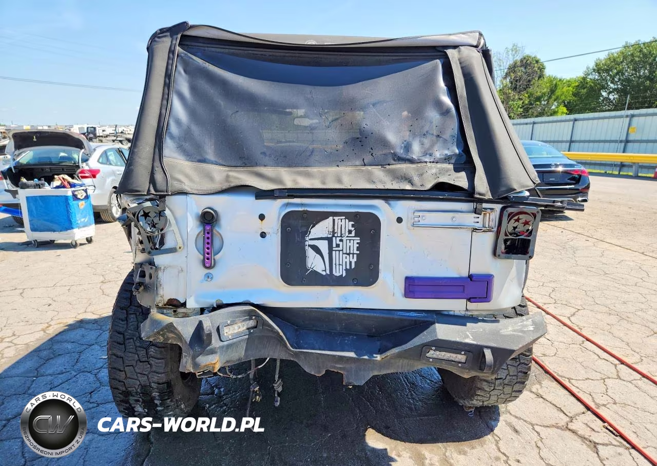 2011 Jeep Wrangler Sahara VIN:1J4AA5D12BL524084 - 6