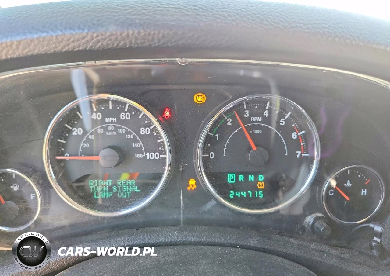 2011 Jeep Wrangler Sahara VIN:1J4AA5D12BL524084 - 9