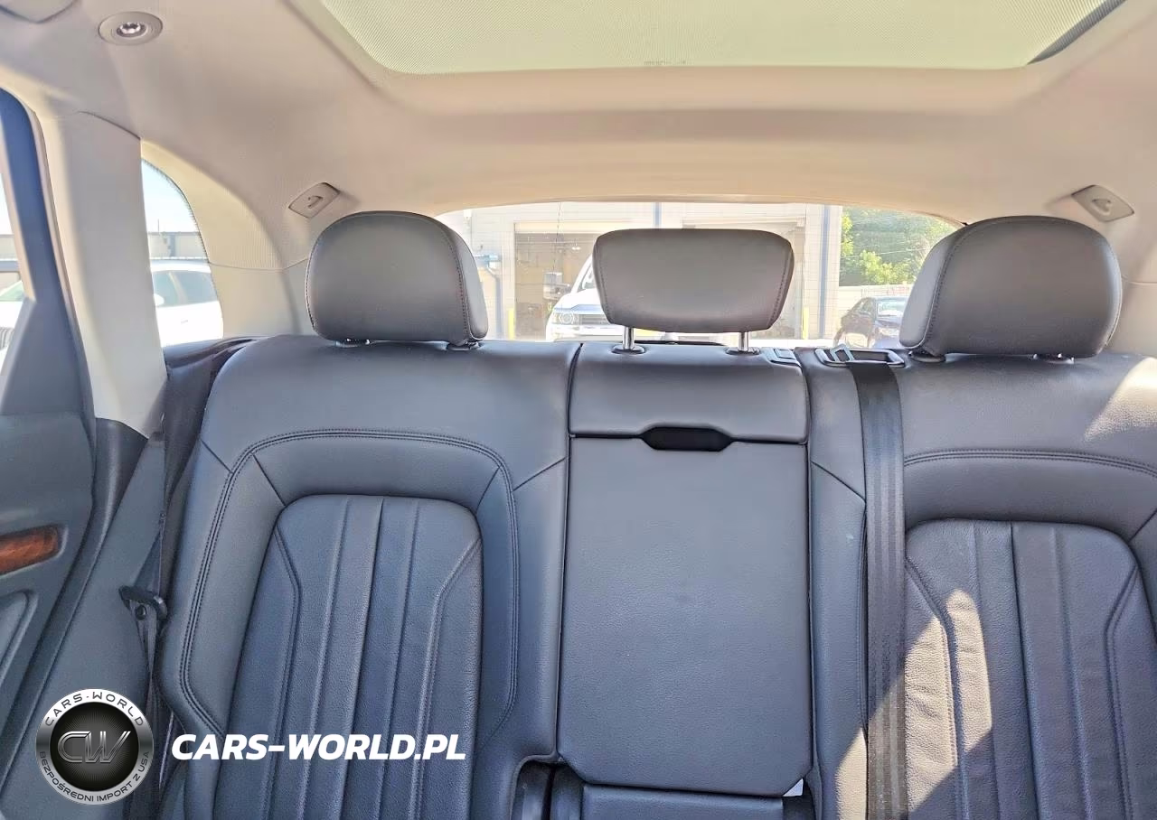 2018 Audi Q5 Premium Plus VIN:WA1BNAFY6J2081597 - 10