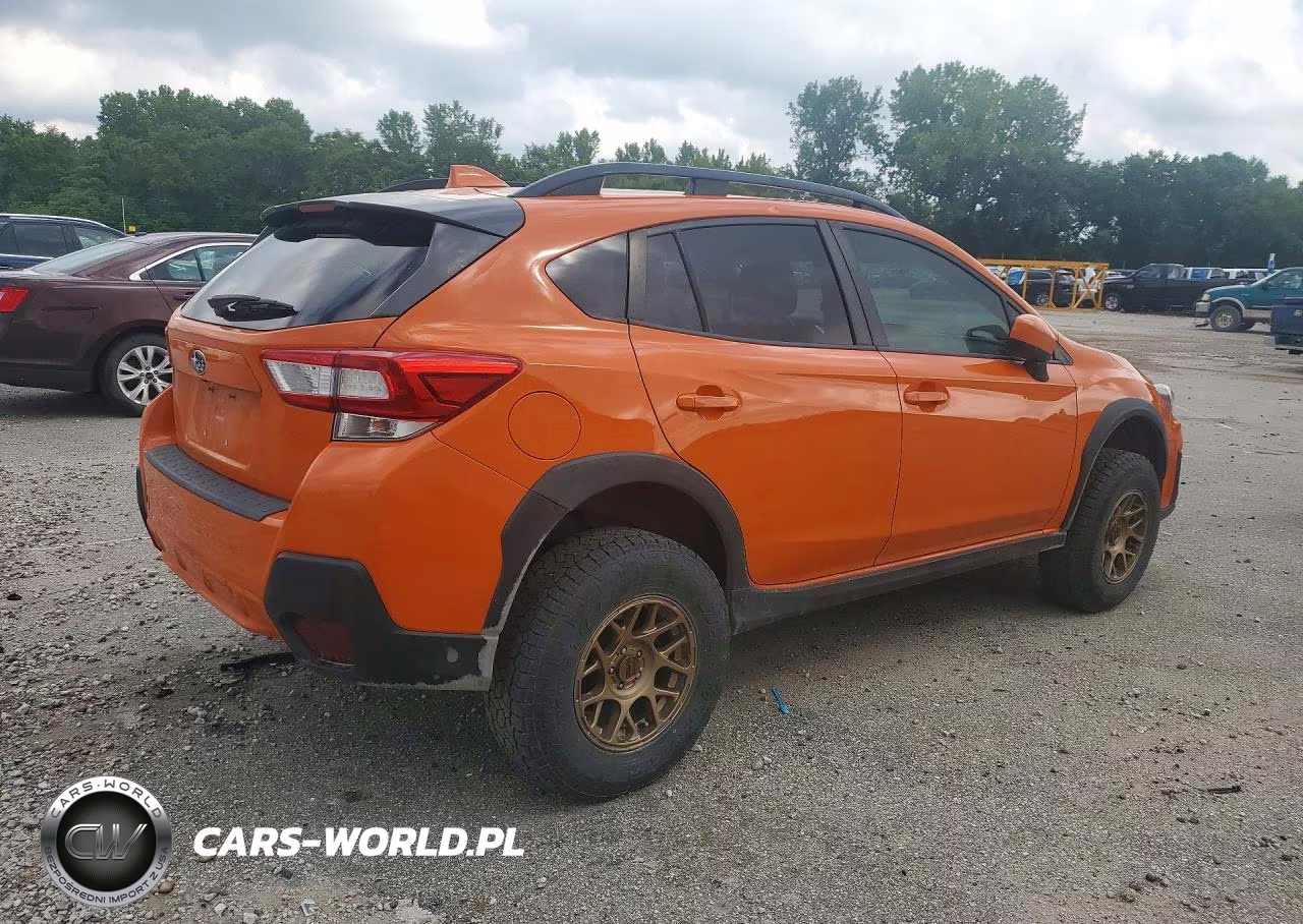 2018 Subaru Crosstrek Premium VIN:JF2GTABC4JH333549 - 3