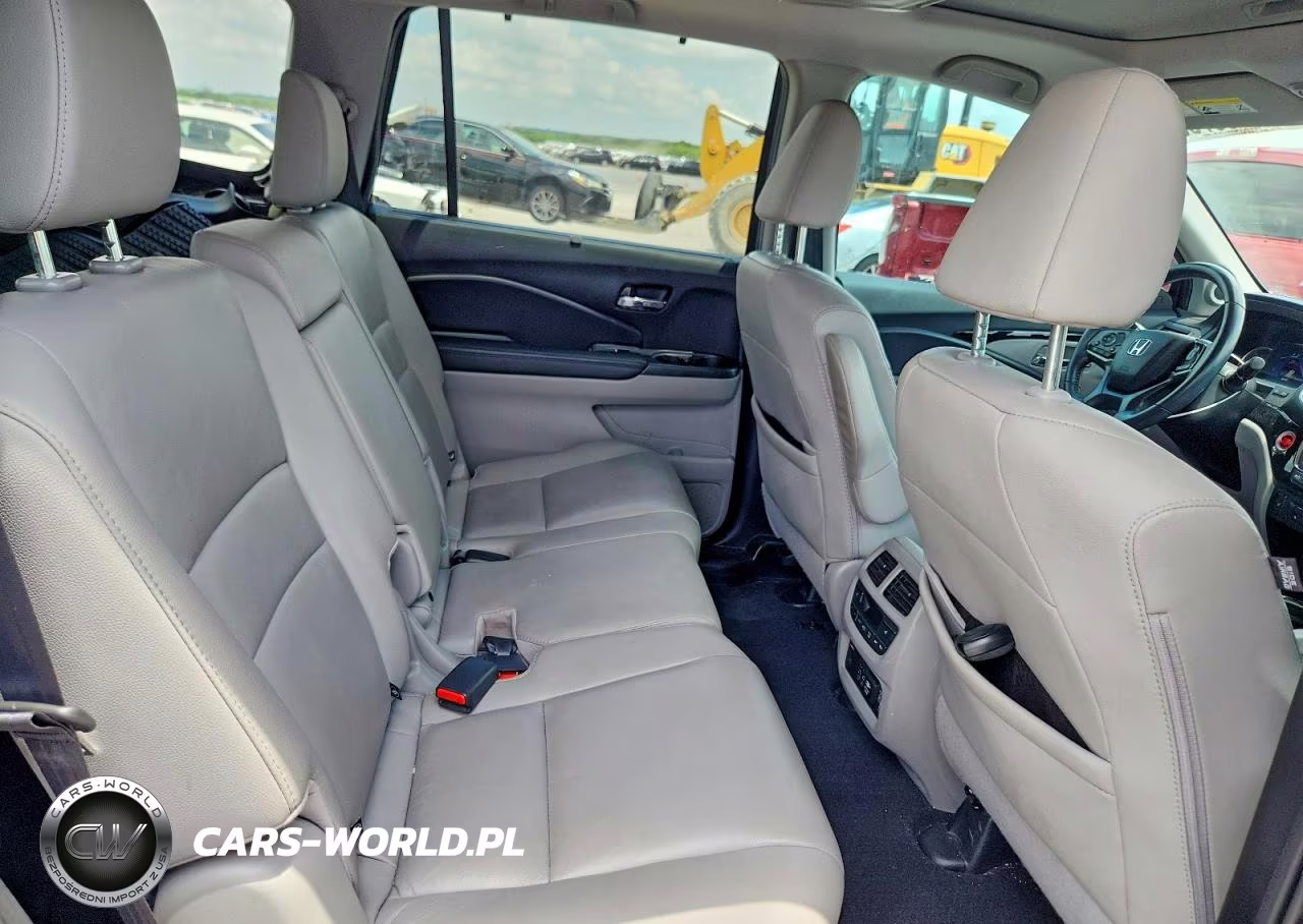 2021 Honda Pilot Touring VIN:5FNYF5H92MB039164 - 10