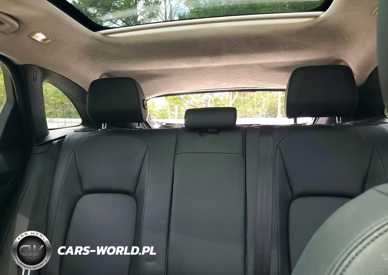 2019 Jaguar F-Pace Premium VIN:SADCJ2FN4KA365212 - 10
