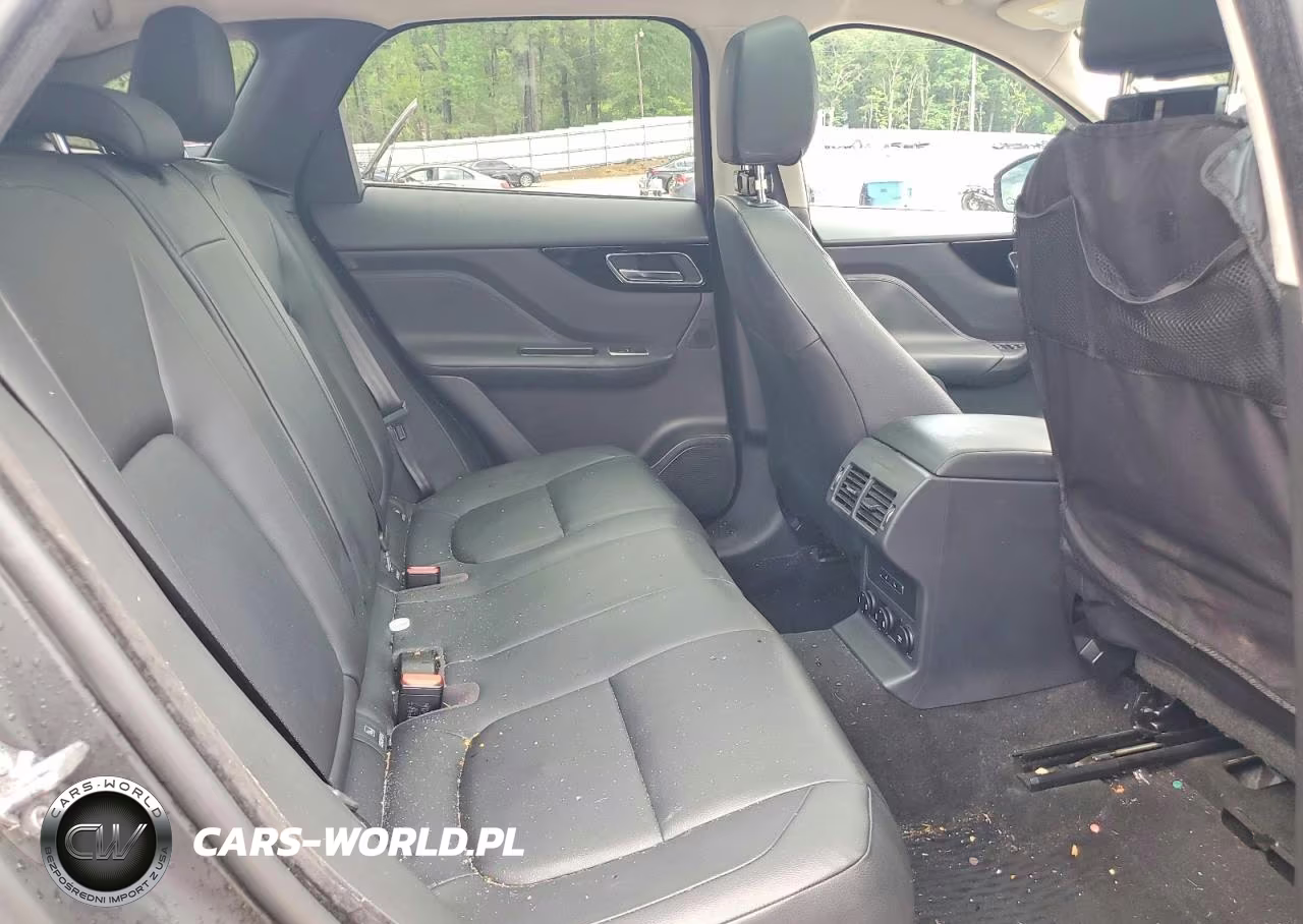 2019 Jaguar F-Pace Premium VIN:SADCJ2FN4KA365212 - 11