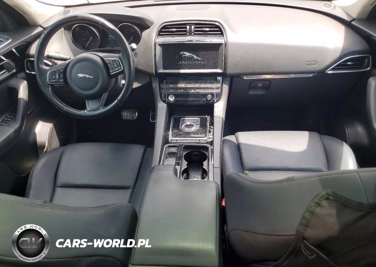 2019 Jaguar F-Pace Premium VIN:SADCJ2FN4KA365212 - 8