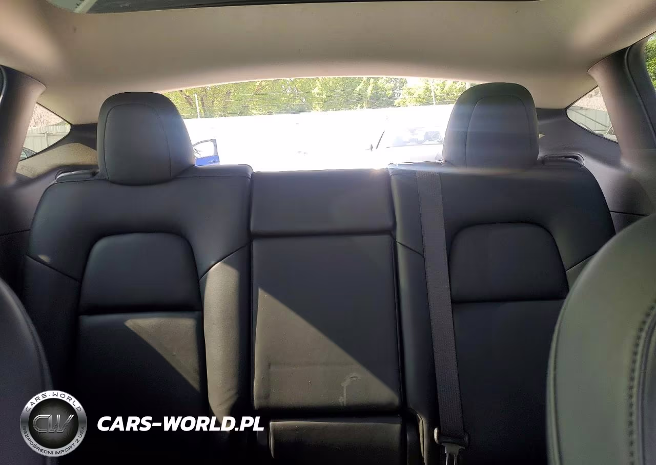 2020 Tesla Model Y VIN:5YJYGDEE2LF015437 - 10