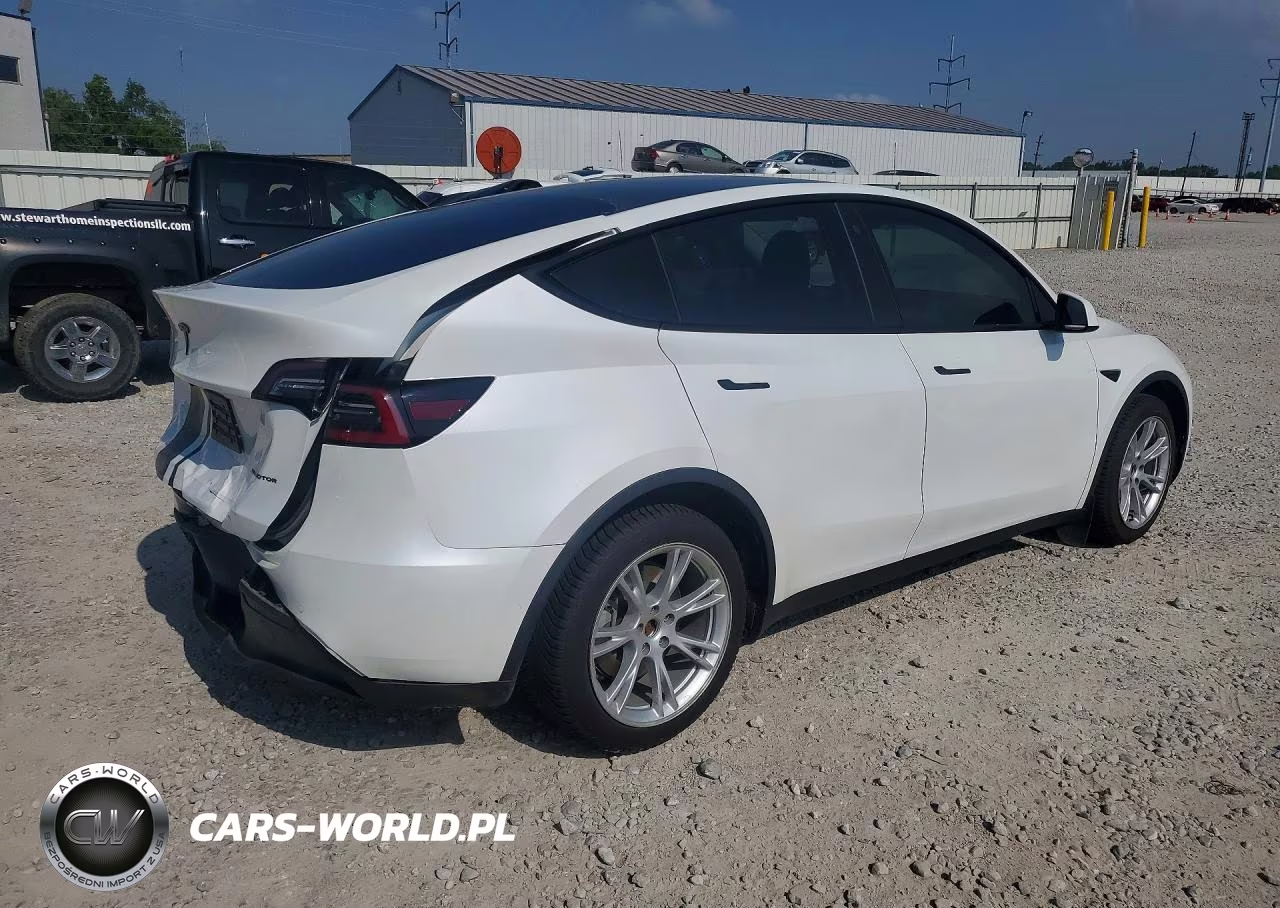 2020 Tesla Model Y VIN:5YJYGDEE2LF015437 - 3