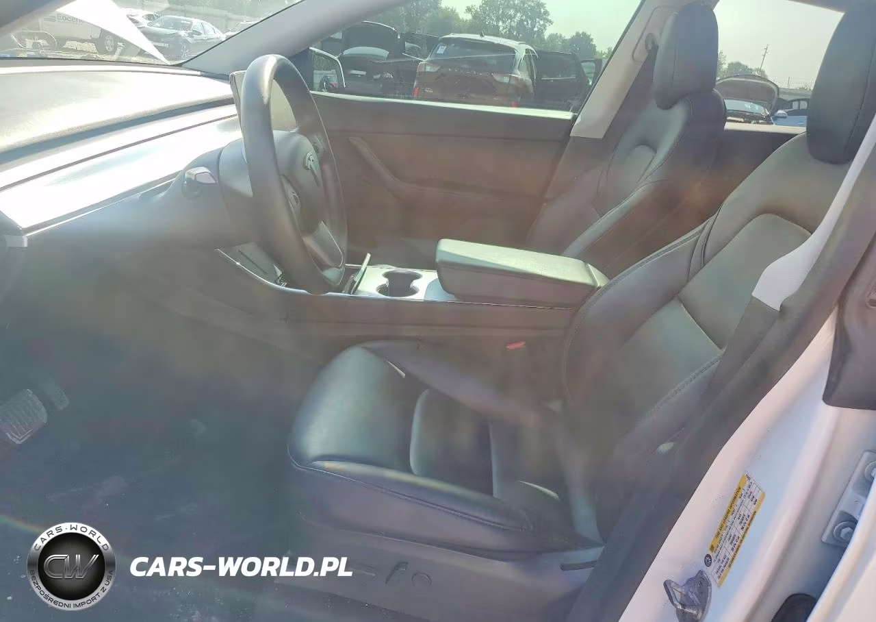 2020 Tesla Model Y VIN:5YJYGDEE2LF015437 - 7