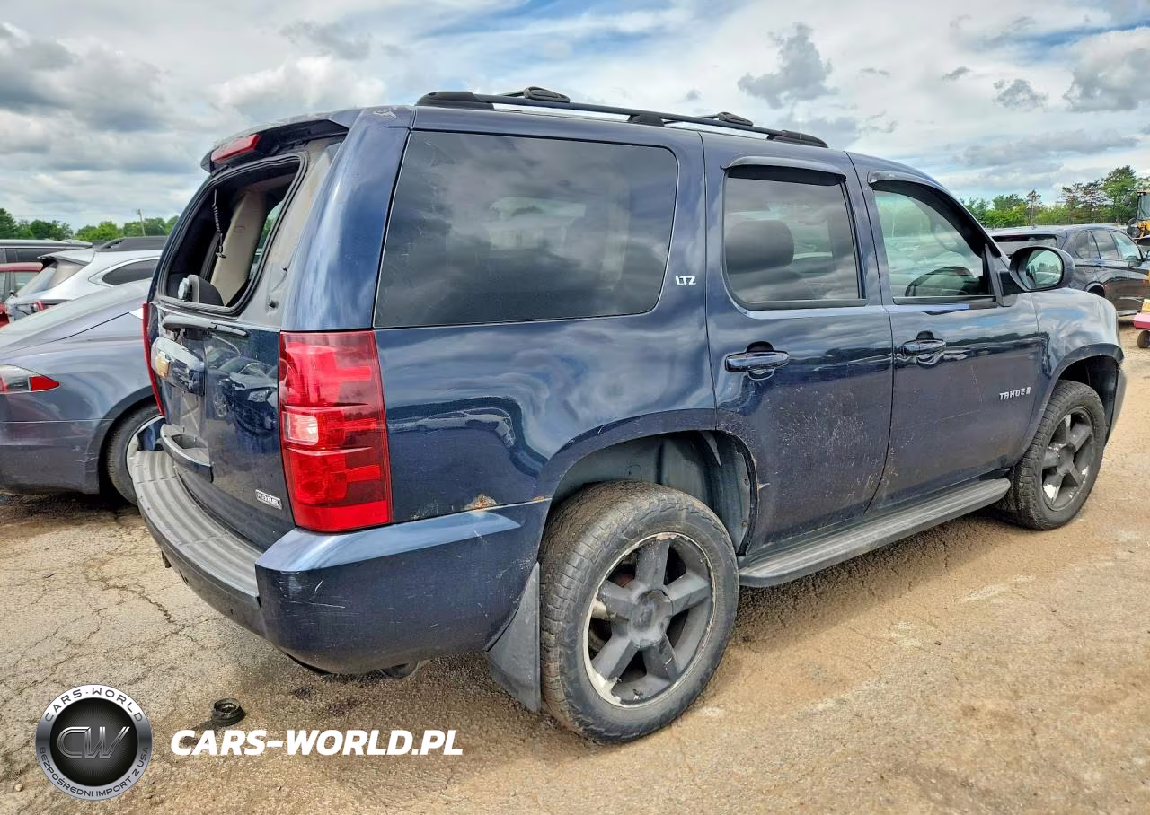 2007 Chevrolet Tahoe K1500 VIN:1GNFK130X7J238097 - 3