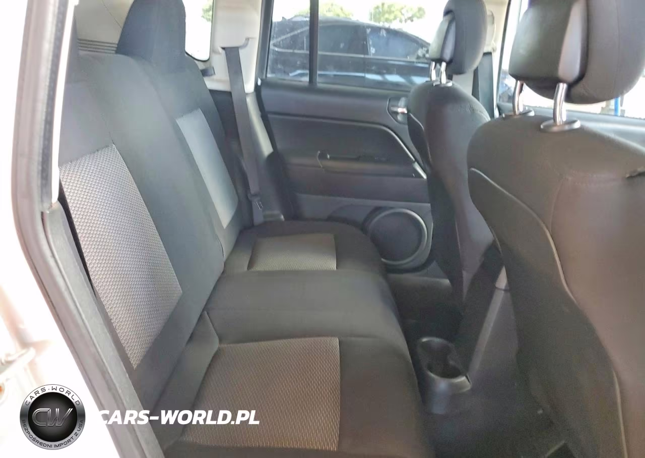 2010 Jeep Compass Sport VIN:1J4NT4FB8AD600301 - 11