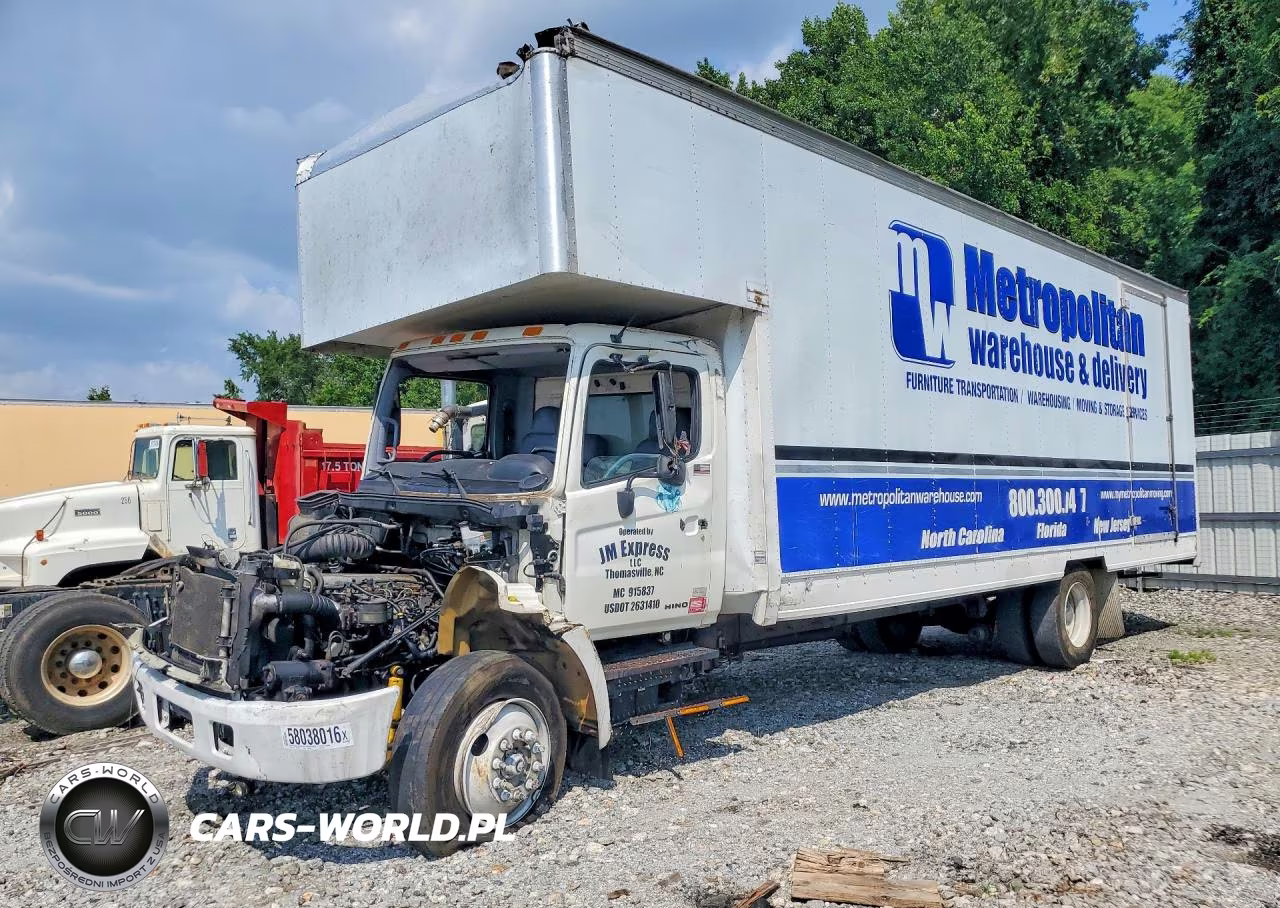 2007 Hino 258-268 Box Truck