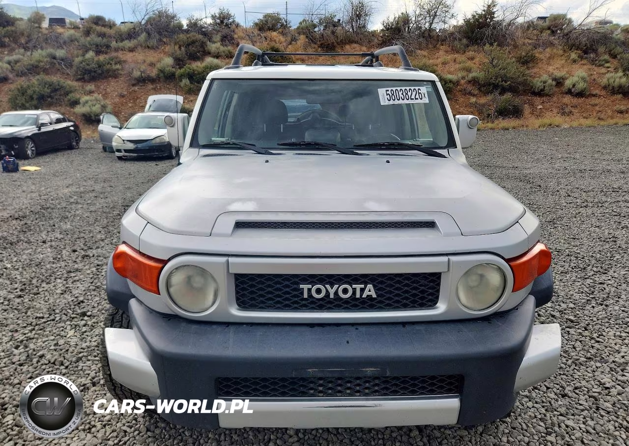 2007 Toyota Fj Cruiser Base VIN:JTEBU11F170098581 - 5