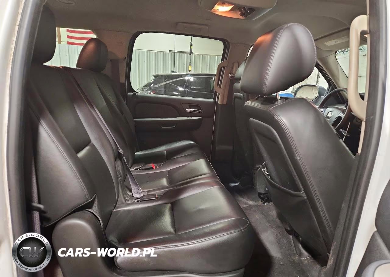 2011 Chevrolet Suburban K1500 VIN:1GNSK5E36BR260055 - 11