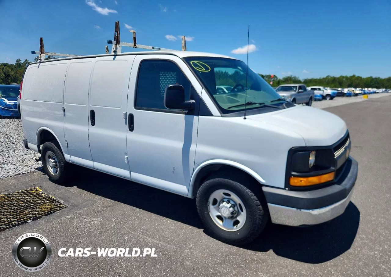 2015 Chevrolet Express 2500 Cargo Delivery Van VIN:1GCWGFCF0F1268719 - 4