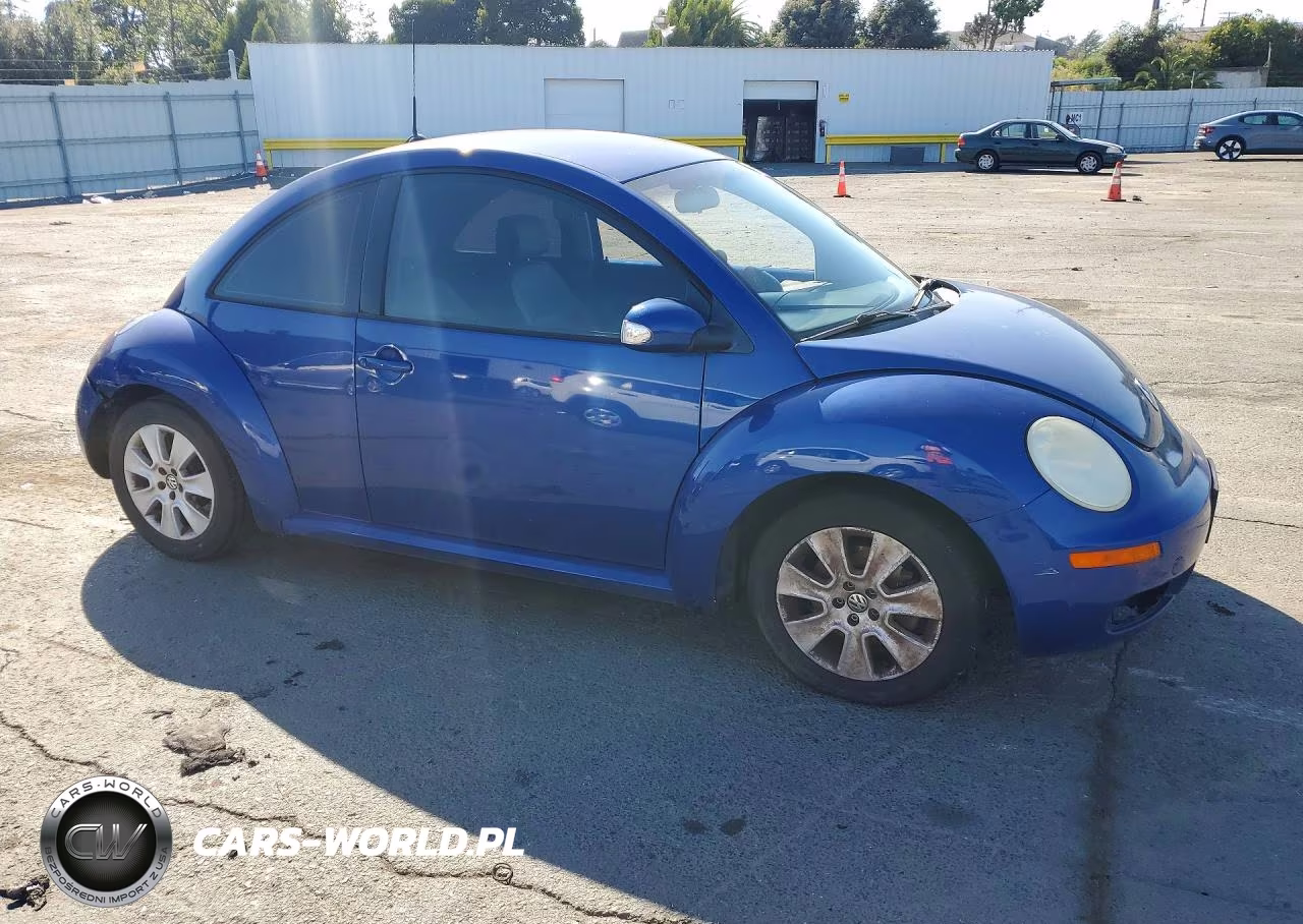 2008 Volkswagen New Beetle S VIN:3VWPG31C28M525782 - 4