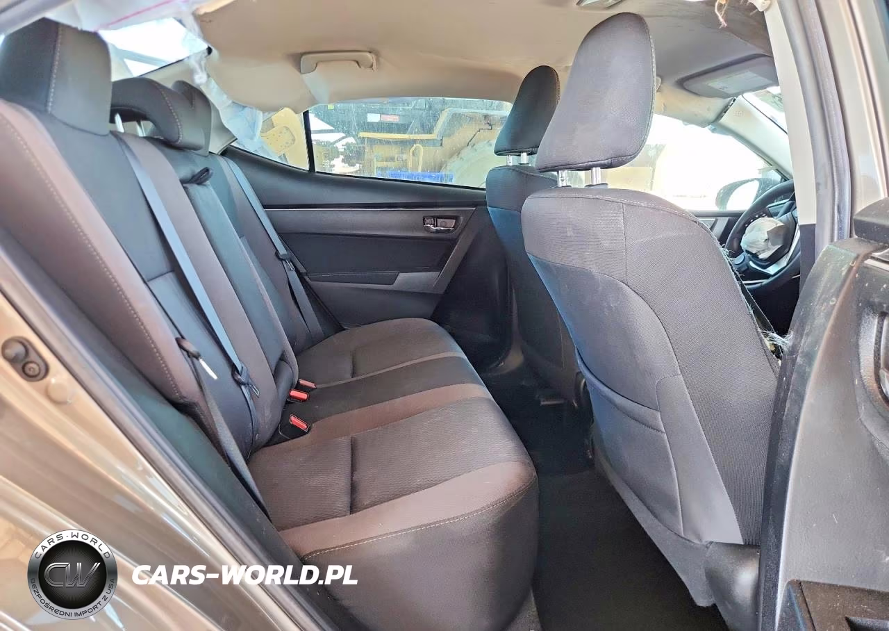 2018 Toyota Corolla Le VIN:2T1BURHE0JC095569 - 10