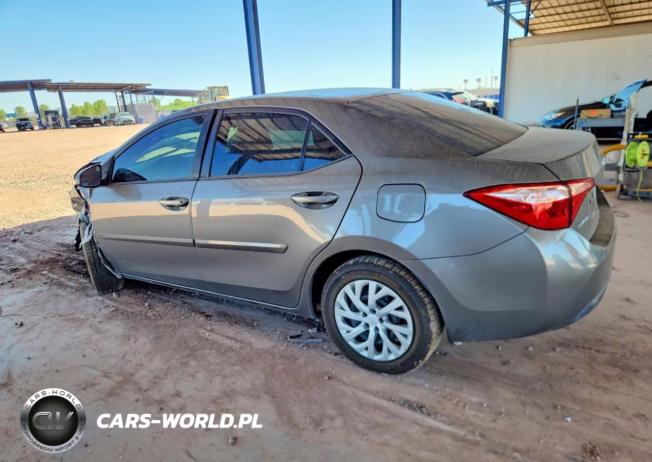 2018 Toyota Corolla Le VIN:2T1BURHE0JC095569 - 2
