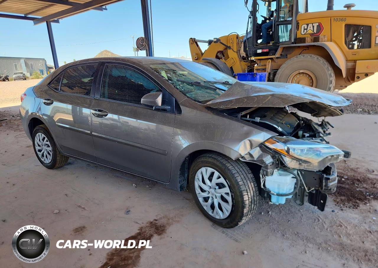 2018 Toyota Corolla Le VIN:2T1BURHE0JC095569 - 4